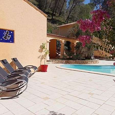 Les Restanques - Chambre D'Hotes Cuges-les-Pins Luaran gambar