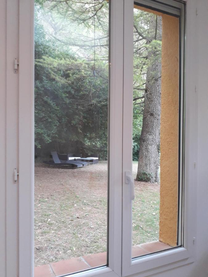Les Restanques - Chambre D'Hotes Cuges-les-Pins Luaran gambar