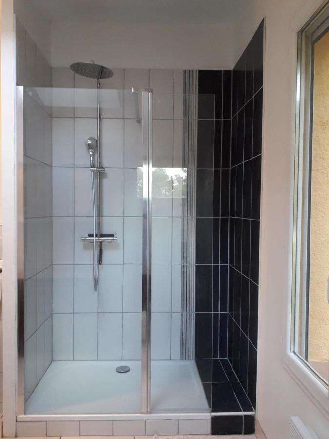 Les Restanques - Chambre D'Hotes Cuges-les-Pins Luaran gambar